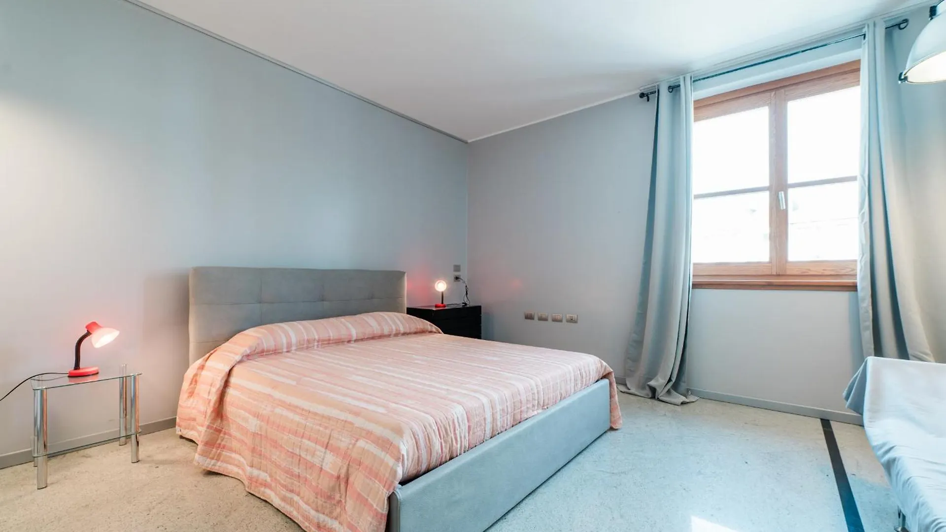 P&P Luxury Apartment Bergamo Italy